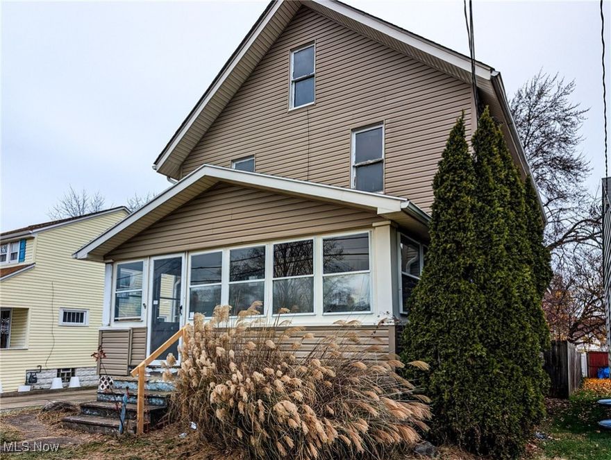 Great Opportunity for Investor or Owner Occupant. % bedroom 2 bathroom Colonial in a great Barberton neighborhood. Home needs cosmetic updates and priced accordingly. Instant equity for the do it yourselfer/homeowner or enough margin for renovation and profit for an investor. Clean dry basement, extra living in the converted attic. 2 furnaces. Vinyl siding and roof are good!