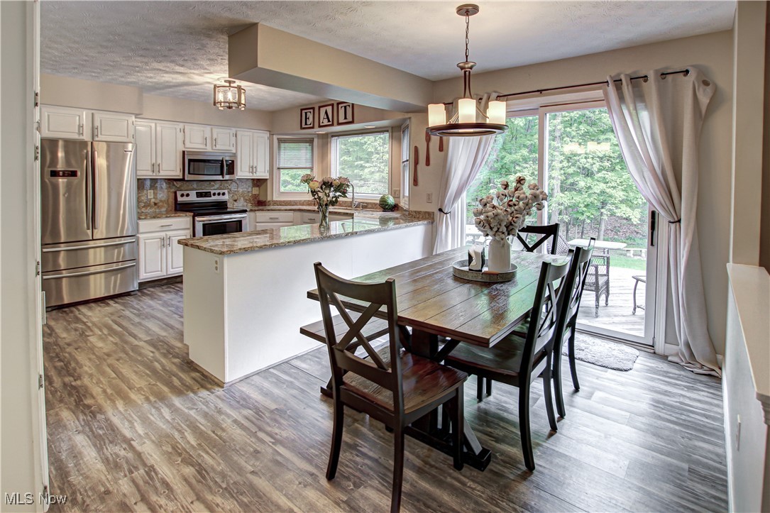650 Thornhill Lane, Aurora, Ohio image 8