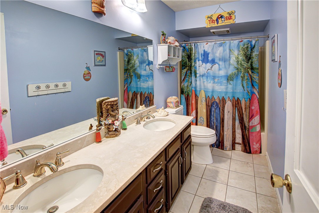 650 Thornhill Lane, Aurora, Ohio image 31