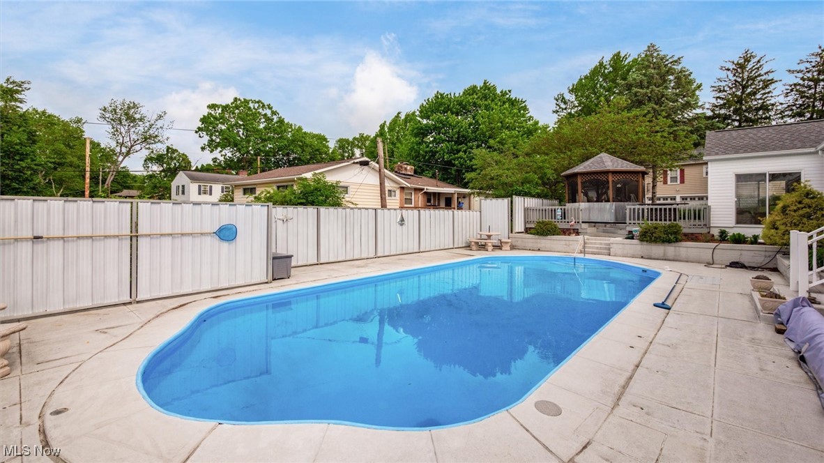 2727 Dresden Road, Zanesville, Ohio image 38