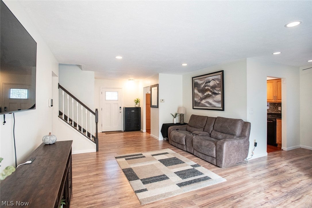 6073 Denise Drive