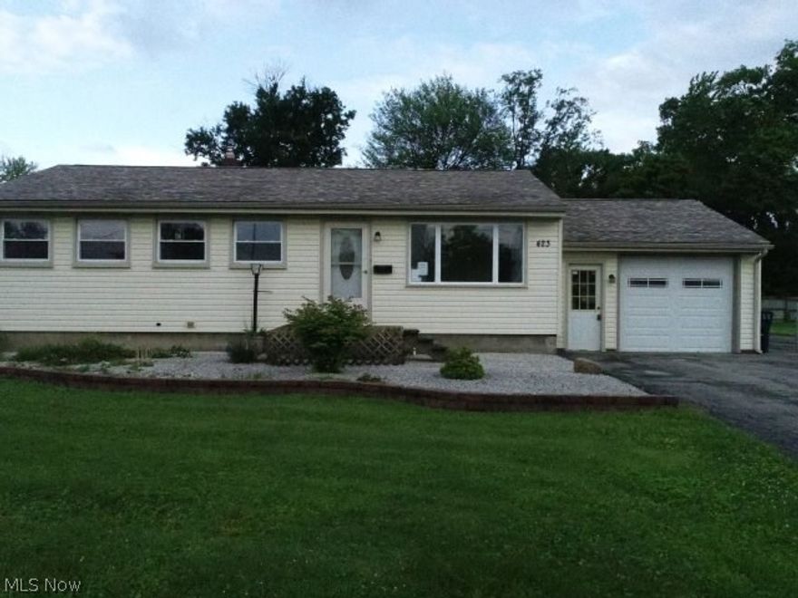 Must see this 3-4 bedroom ranch, beautiful hardwood floors, extra large kitchen, family room and living room, 2 places for upstairs laundry room, new carpet in basement, home has been freshly painted and drywalled in areas, back up generator. Must see this one, shows very well.