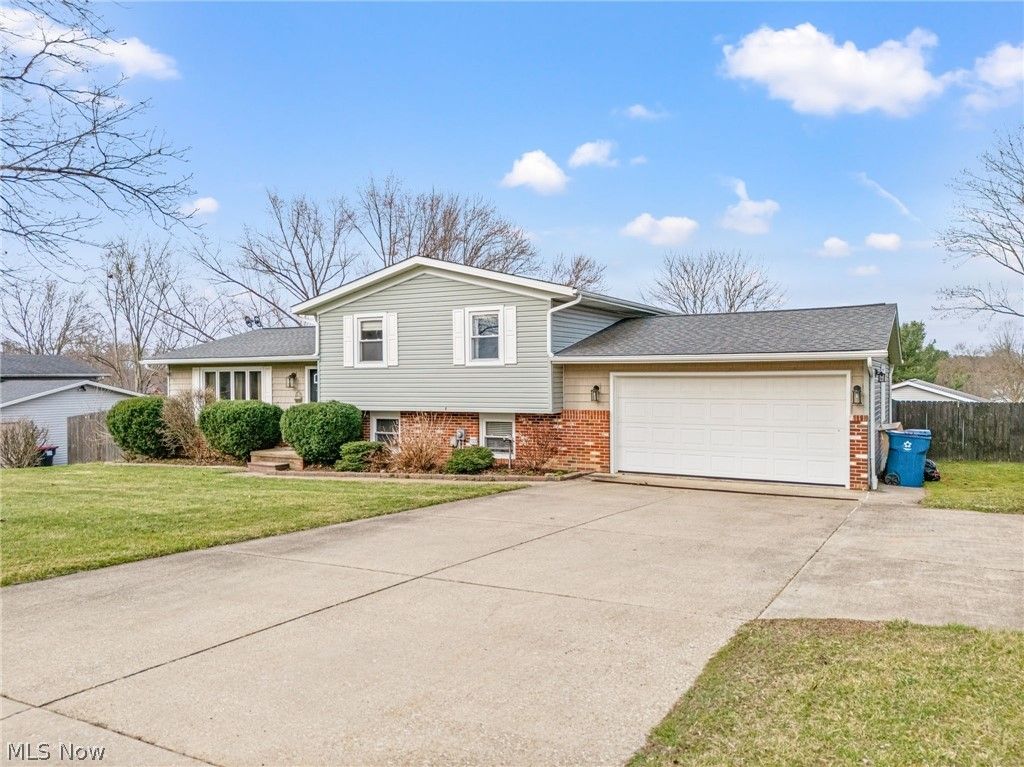 Photo of 8529 Morrilton Circle NW, North Canton, OH 44720 (MLS # 5191343)