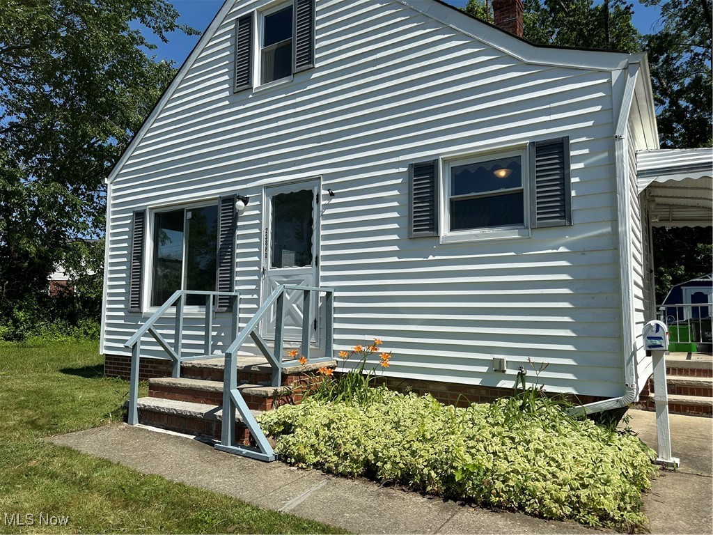 This beautifully renovated home in a clean, quiet, and safe neighborhood presents an excellent opportunity for homeowners or investors. With modern upgrades and a prime location, this property won't last long!
- Key Features:
- Newly Finished Basement – Added flexible living space with an extra room
- New ½ Bathroom – Additional convenience
- Turnkey Renovations – Move-in ready condition
- Prime Euclid Location – Minutes to highways, shopping, and amenities
Property Highlights:
Expanded Living Space – Ideal for growing families
Big yard - Ideal for family activities
For investors: Strong Rental income– Already generating interest with a waiting list
Peaceful & Established Neighborhood – Perfect for settling down