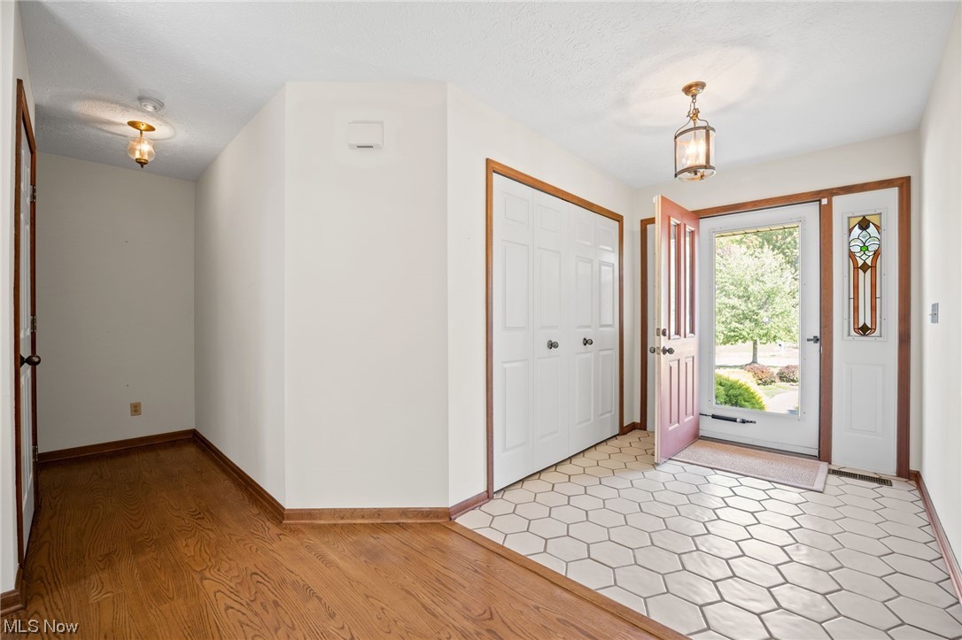 Southampton Woods 01 - Residential