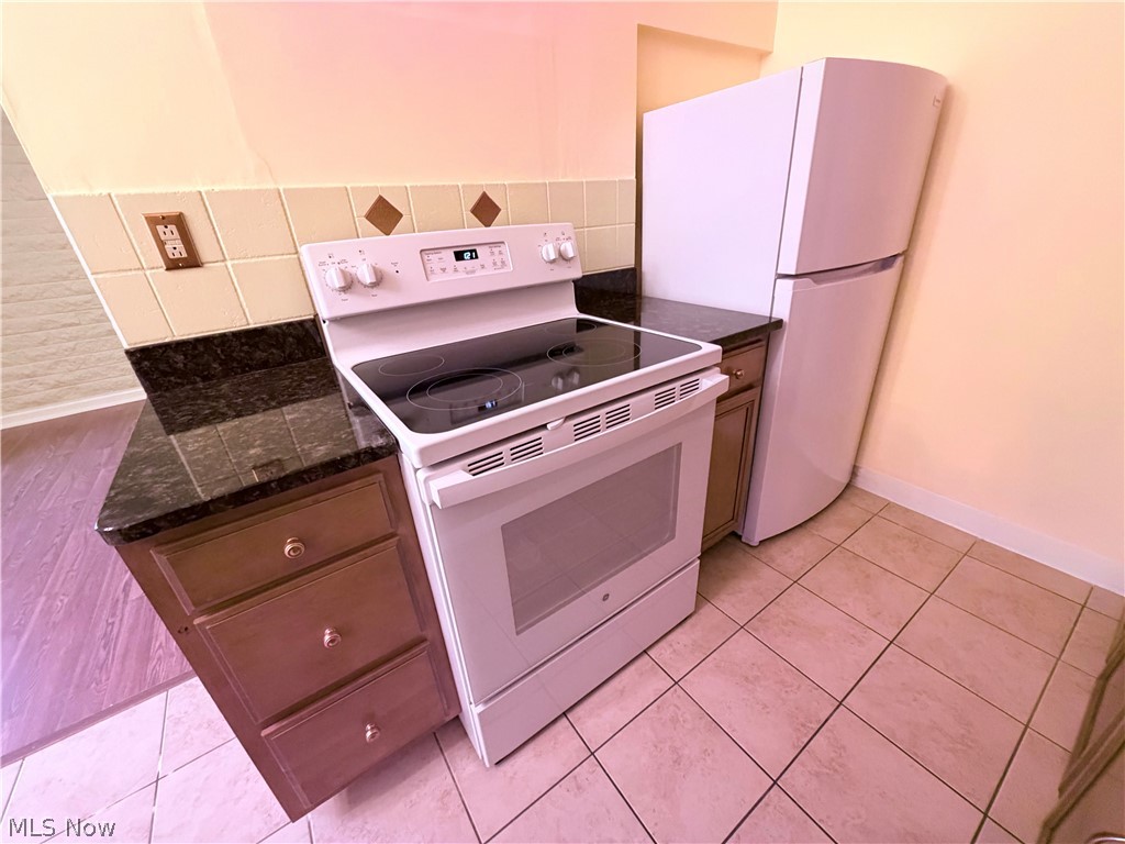 River Oak Terrace Condo - Residential