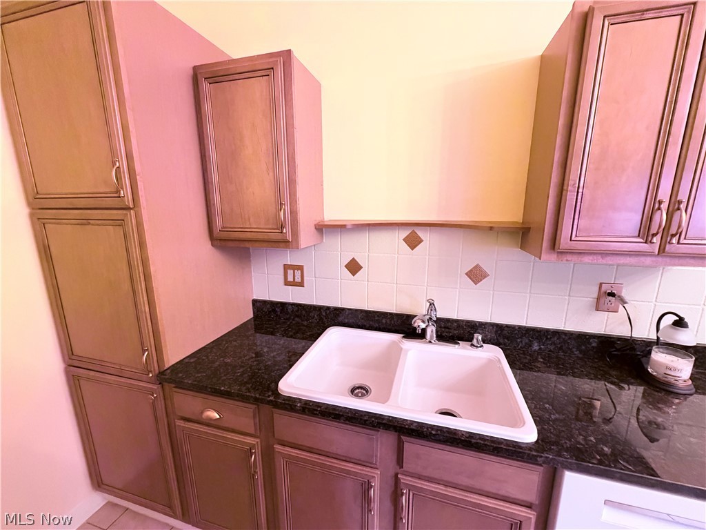 River Oak Terrace Condo - Residential