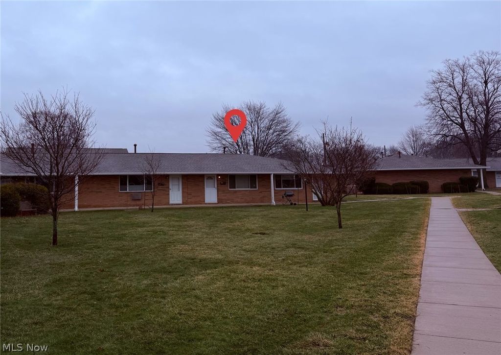 Photo of 21884 River Oaks Drive #2K, Rocky River, OH 44116 (MLS # 5188677)