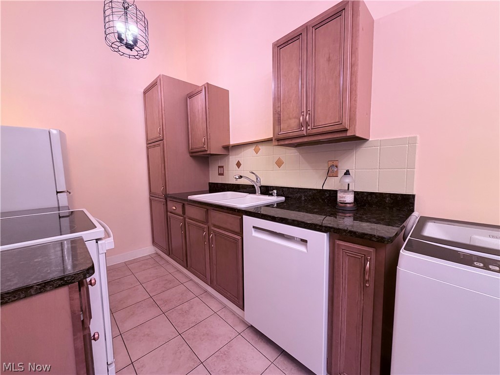 River Oak Terrace Condo - Residential