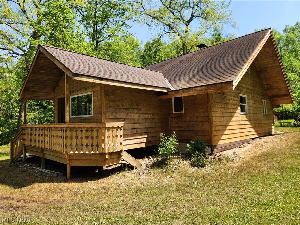 Photo of 5671 S River Road W, Geneva, OH 44041 (MLS # 5211583)