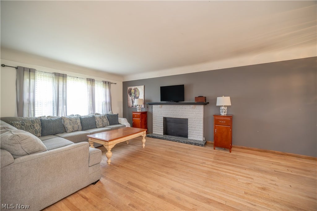 Photo of 2922 Eldora Drive, Youngstown, OH 44511 (MLS # 5220713)