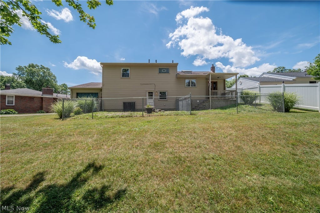 Photo of 2922 Eldora Drive, Youngstown, OH 44511 (MLS # 5220713)