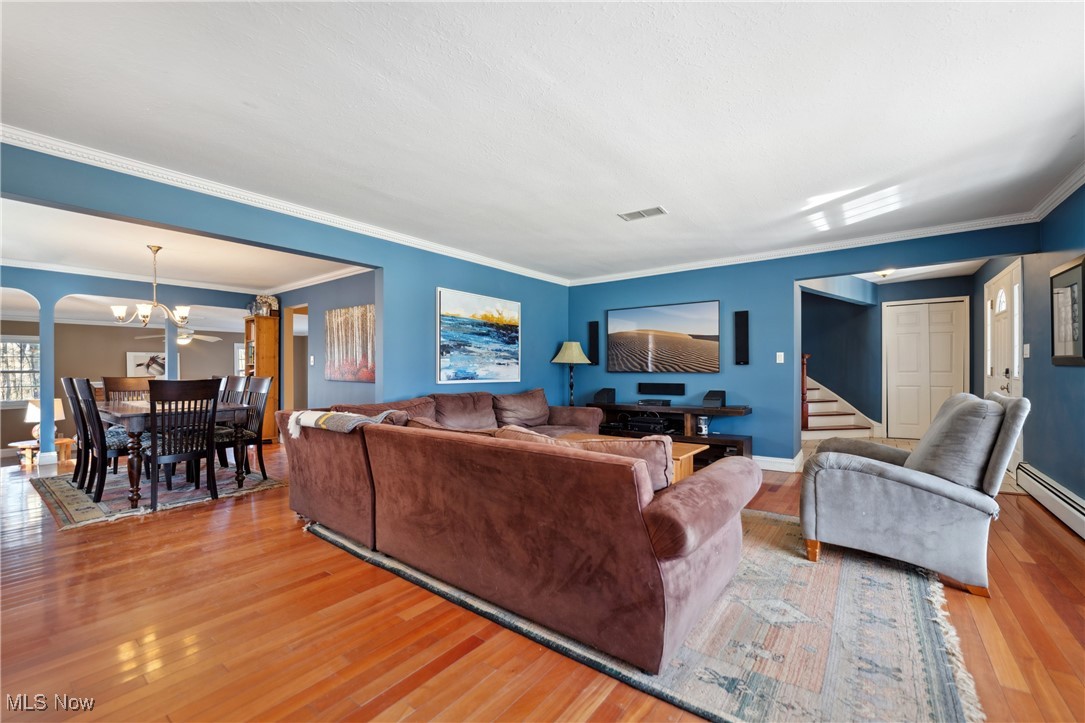 264 Monticello Drive, Chagrin Falls, Ohio image 3