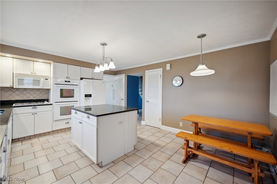 264 Monticello Drive, Chagrin Falls, Ohio image 12