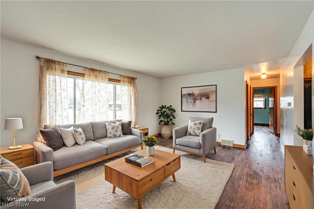 Photo of 1306 N Plainview Drive, Copley, OH 44321 (MLS # 5190809)