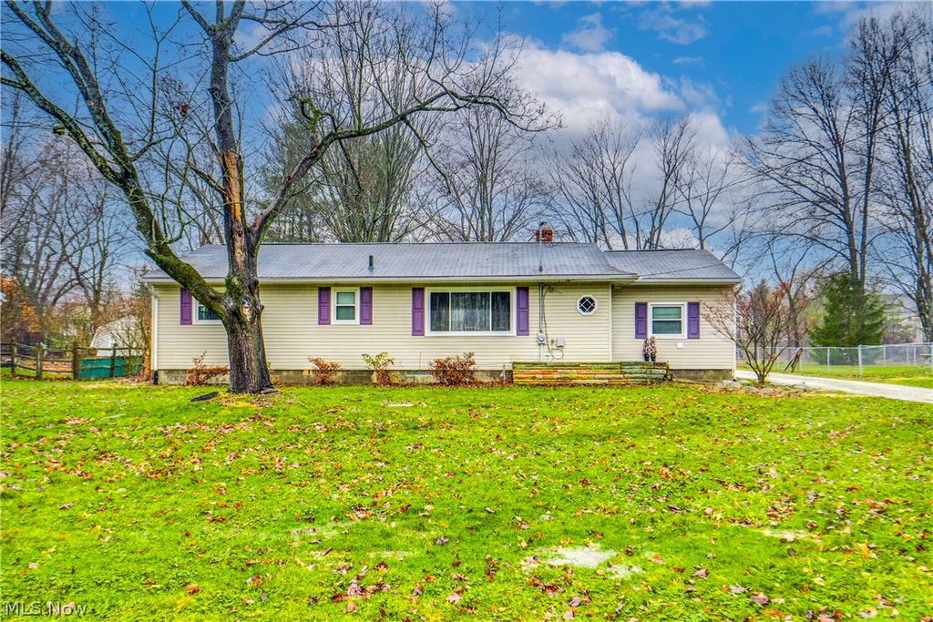 Photo of 1306 N Plainview Drive, Copley, OH 44321 (MLS # 5190809)