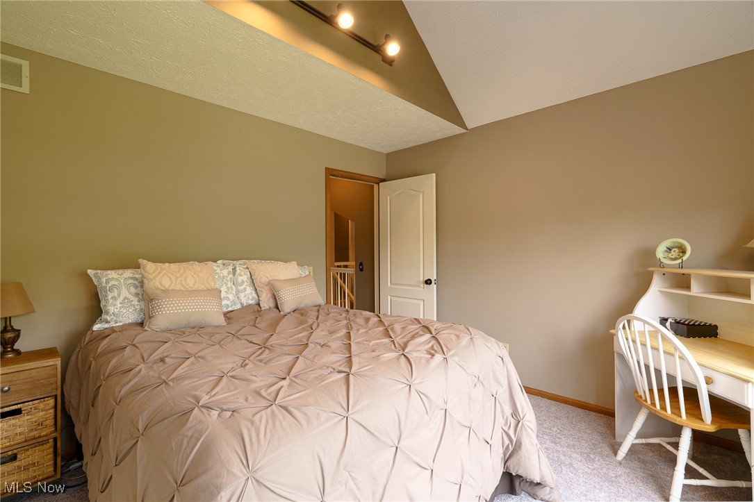 10184 Versailles Drive, Strongsville, Ohio image 22