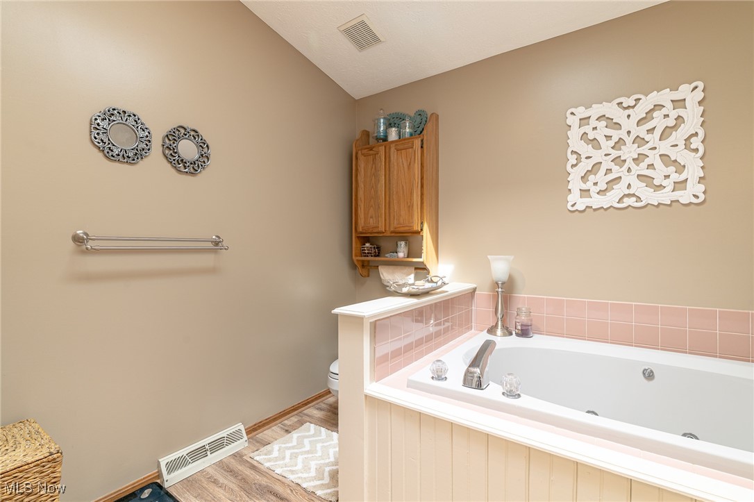 10184 Versailles Drive, Strongsville, Ohio image 17