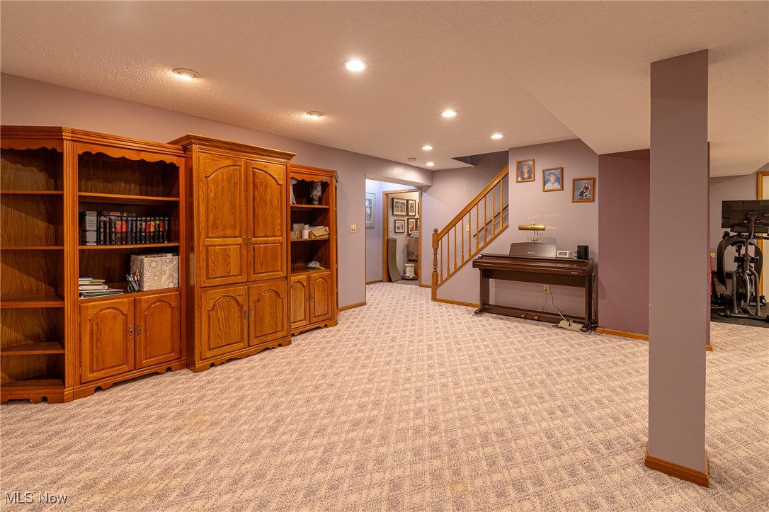 10184 Versailles Drive, Strongsville, Ohio image 29