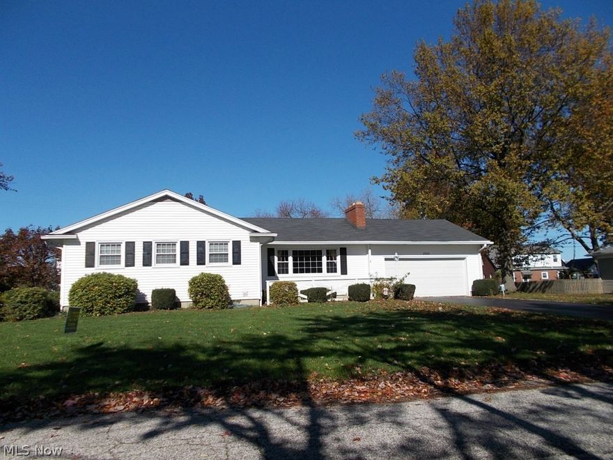 Lovely 3/4 bedrooms; 2 fireplaces; hardwood floors; 2.5 bathrooms; finished basement. View of Lake Erie; brick patio. Home is in excellent condition