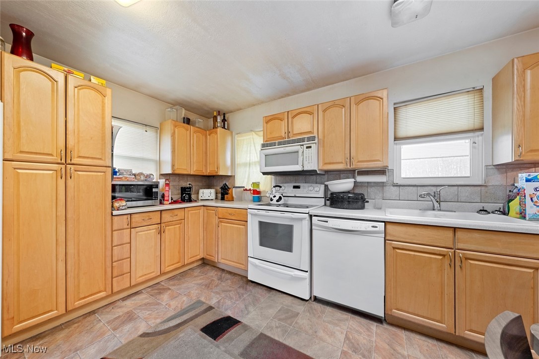 7702 W Pleasant Valley Road, Parma, Ohio image 4