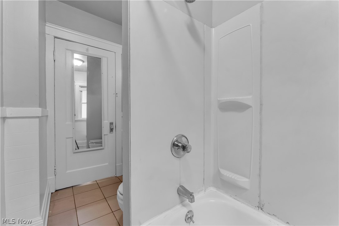 Lorain St & Denison Ave Land Co - Residential Lease