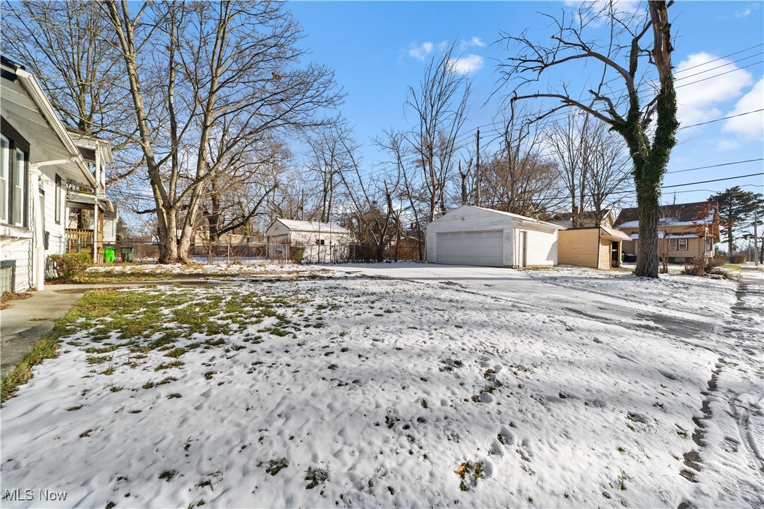 12602 Thornhurst Avenue, Garfield Heights, Ohio image 36