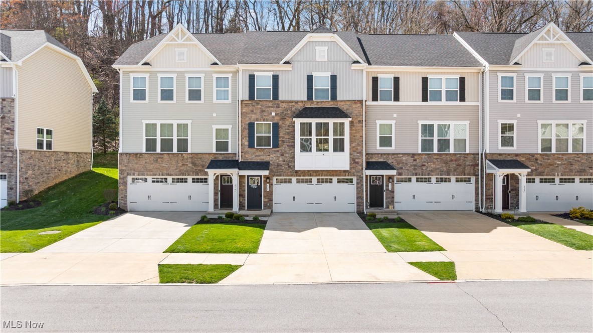 820 Buckeye Drive, Akron, Ohio image 1