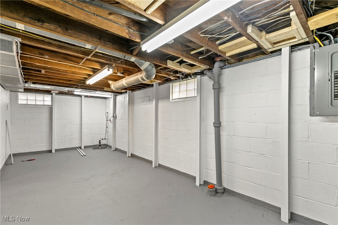 Cuyahoga River Estate - Residential