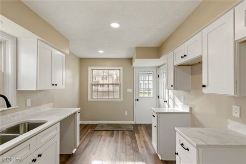 Tiny photo for 2577 Hawthorne Road, Cuyahoga Falls, OH 44221 (MLS # 5174316)