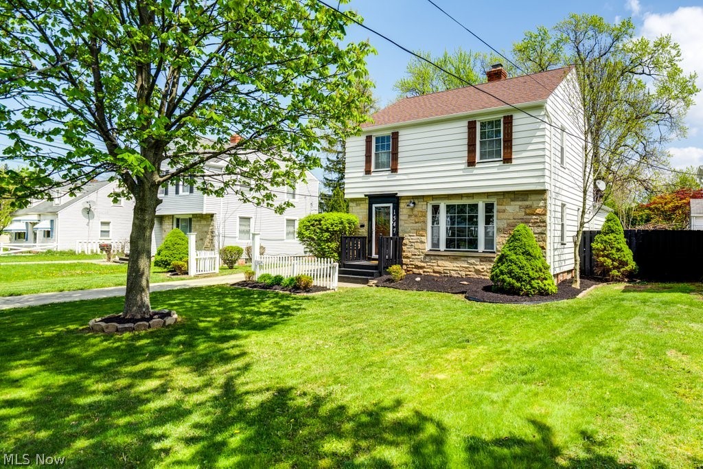 Walter H Tellings Oakmont - Residential