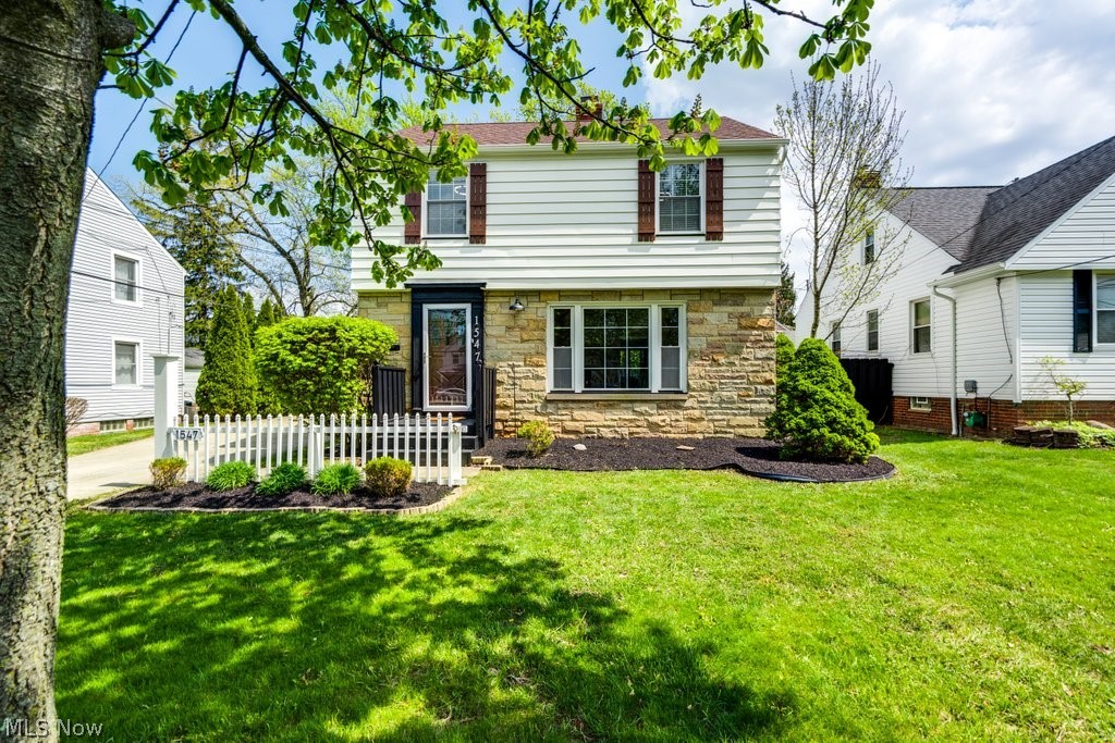 Walter H Tellings Oakmont - Residential