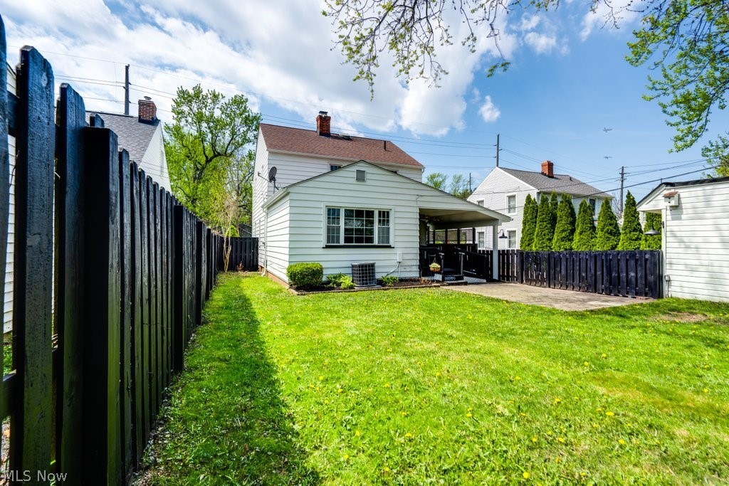 Walter H Tellings Oakmont - Residential