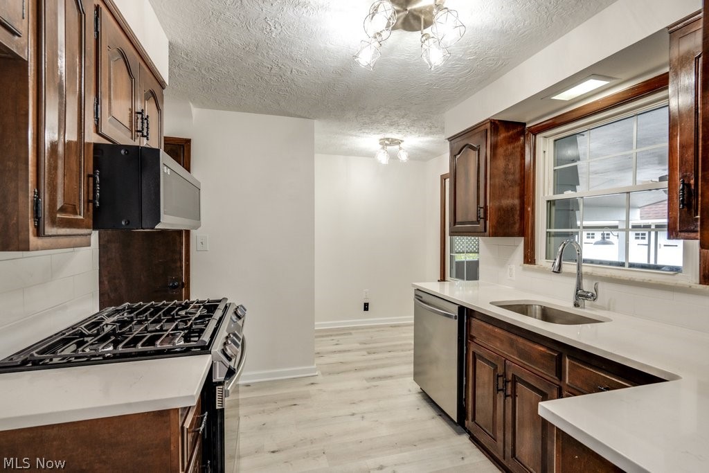 Walter H Tellings Oakmont - Residential