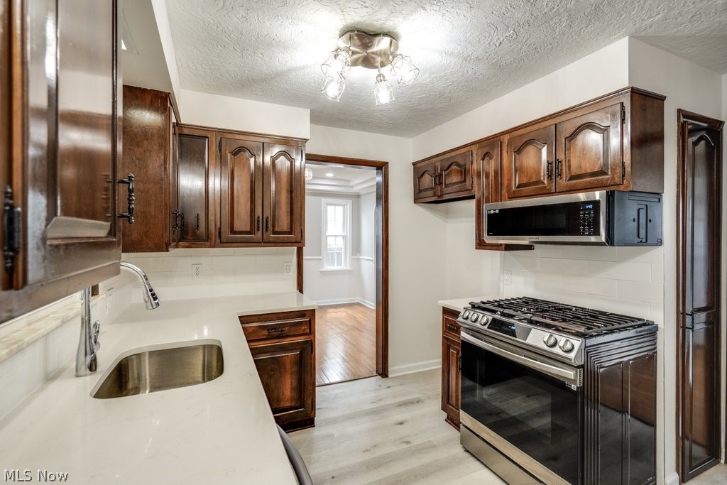 Walter H Tellings Oakmont - Residential