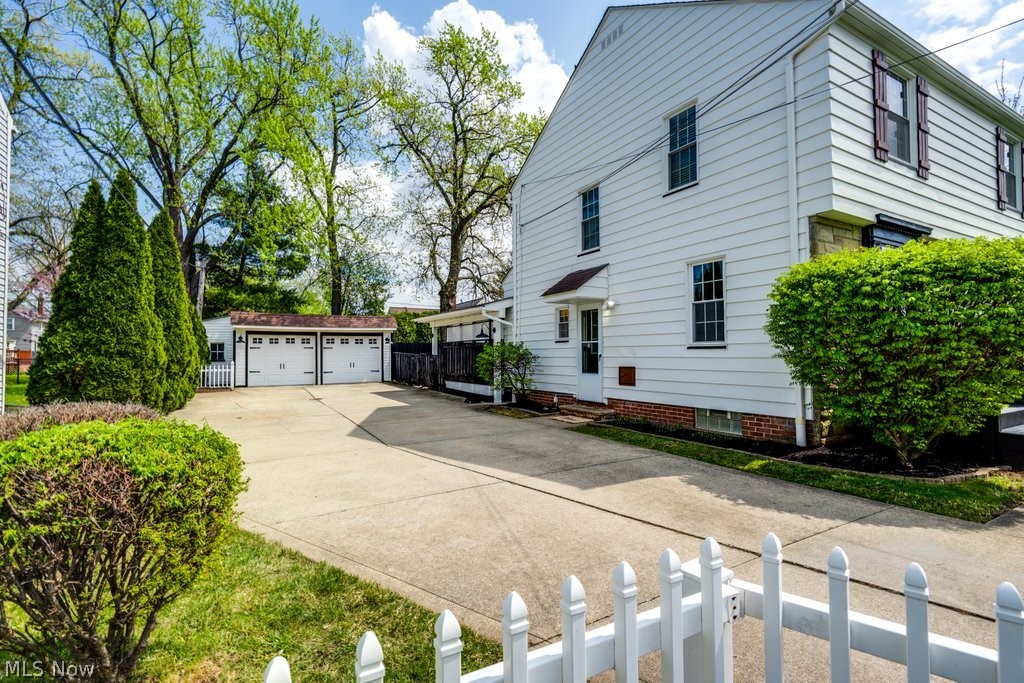 Walter H Tellings Oakmont - Residential