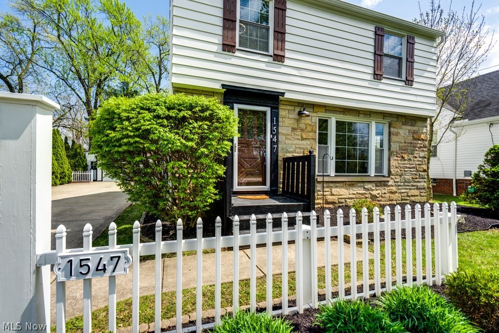 Walter H Tellings Oakmont - Residential