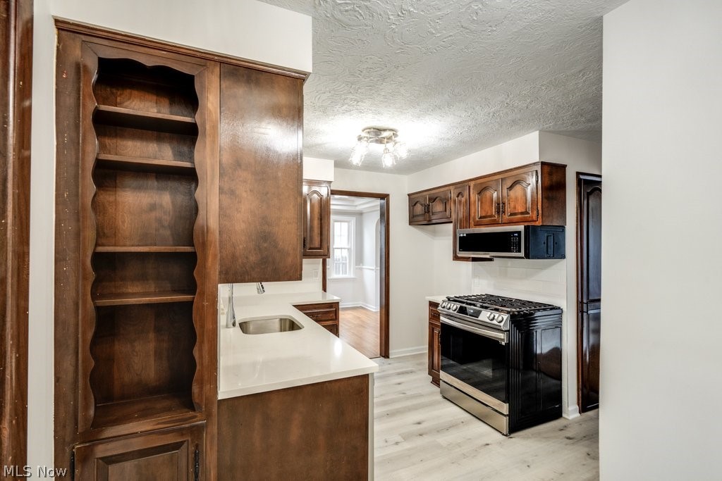 Walter H Tellings Oakmont - Residential