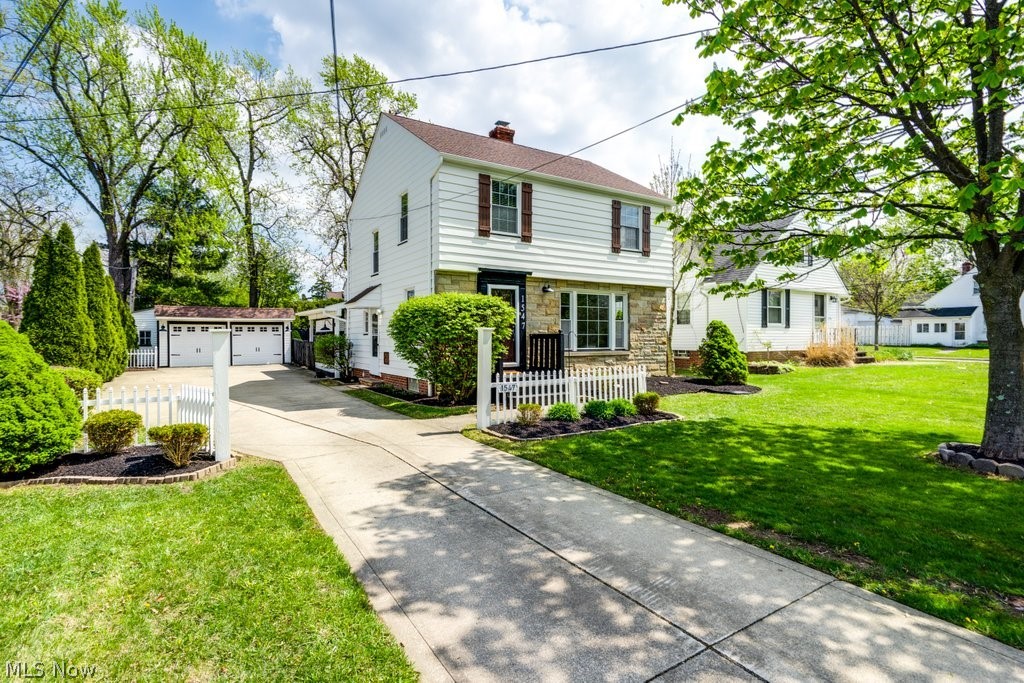 Walter H Tellings Oakmont - Residential