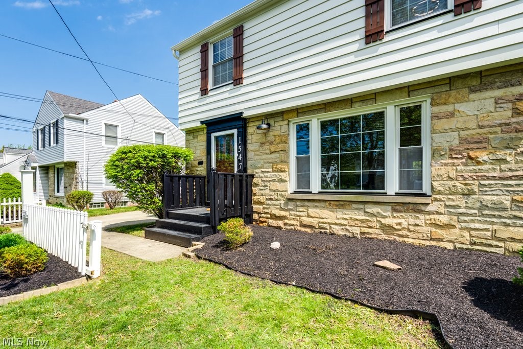 Walter H Tellings Oakmont - Residential