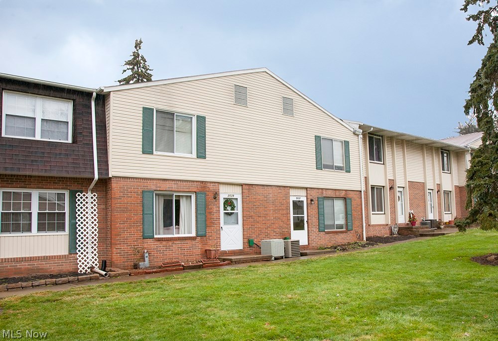 Spacious condo centrally located minutes from Belden Village Mall and Stark State. Very affordable living in this 2 bedroom 1 1/2 bath condo complete with partially finished rec room in lower level, attached garage. Kitchen has very nice black appliances, sliding door leading to its own little patio area. In the summertime enjoy the amenties of the swimming pool on site. Small pet permitted with a NONREFUNDABLE $500 pet fee. Call for your showing today!!