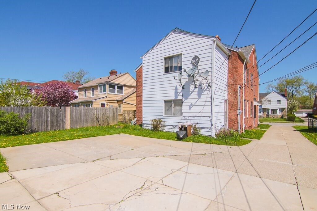 Cedar Center - Residential Lease