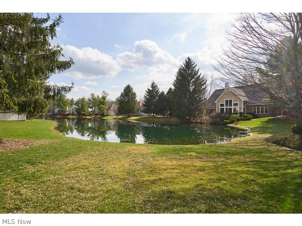 Village Crystal Lakes Condo - Residential