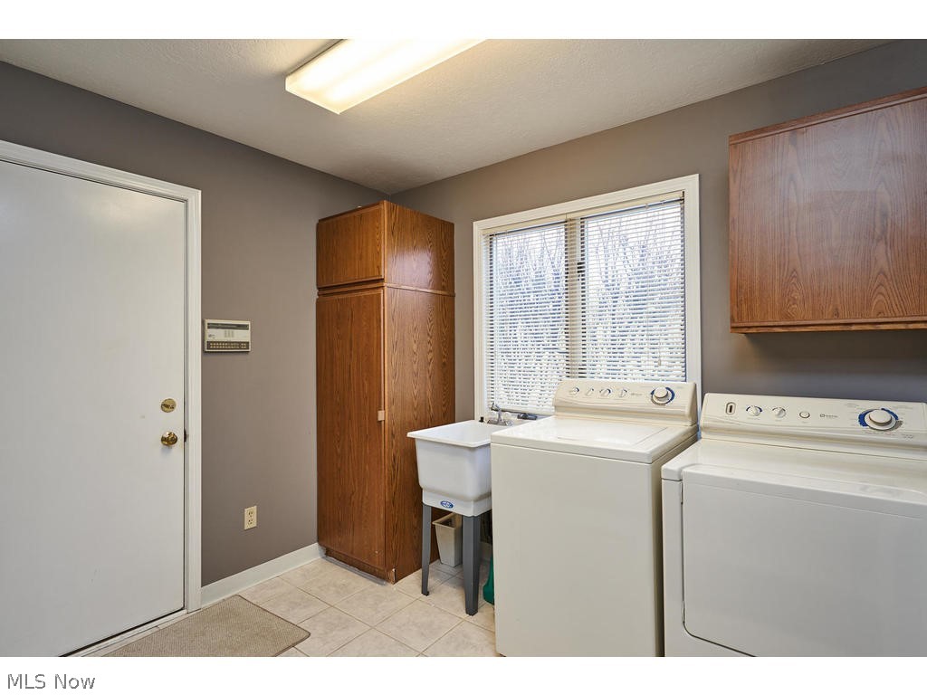 Village Crystal Lakes Condo - Residential