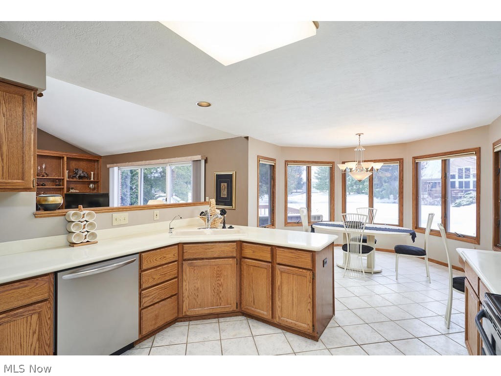 Village Crystal Lakes Condo - Residential