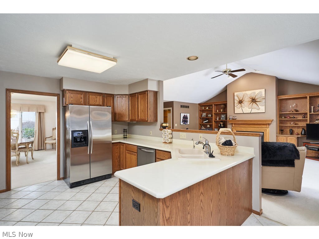 Village Crystal Lakes Condo - Residential