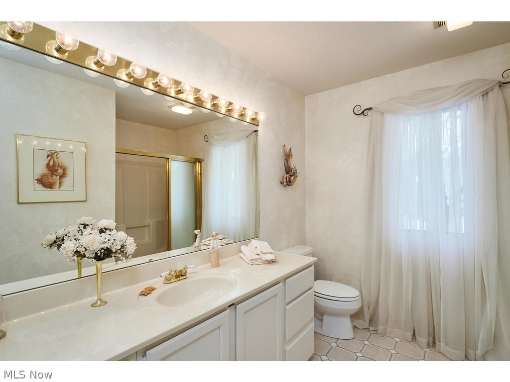 Village Crystal Lakes Condo - Residential