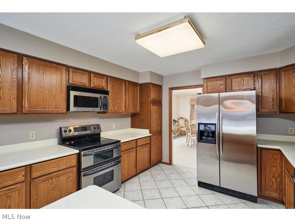 Village Crystal Lakes Condo - Residential