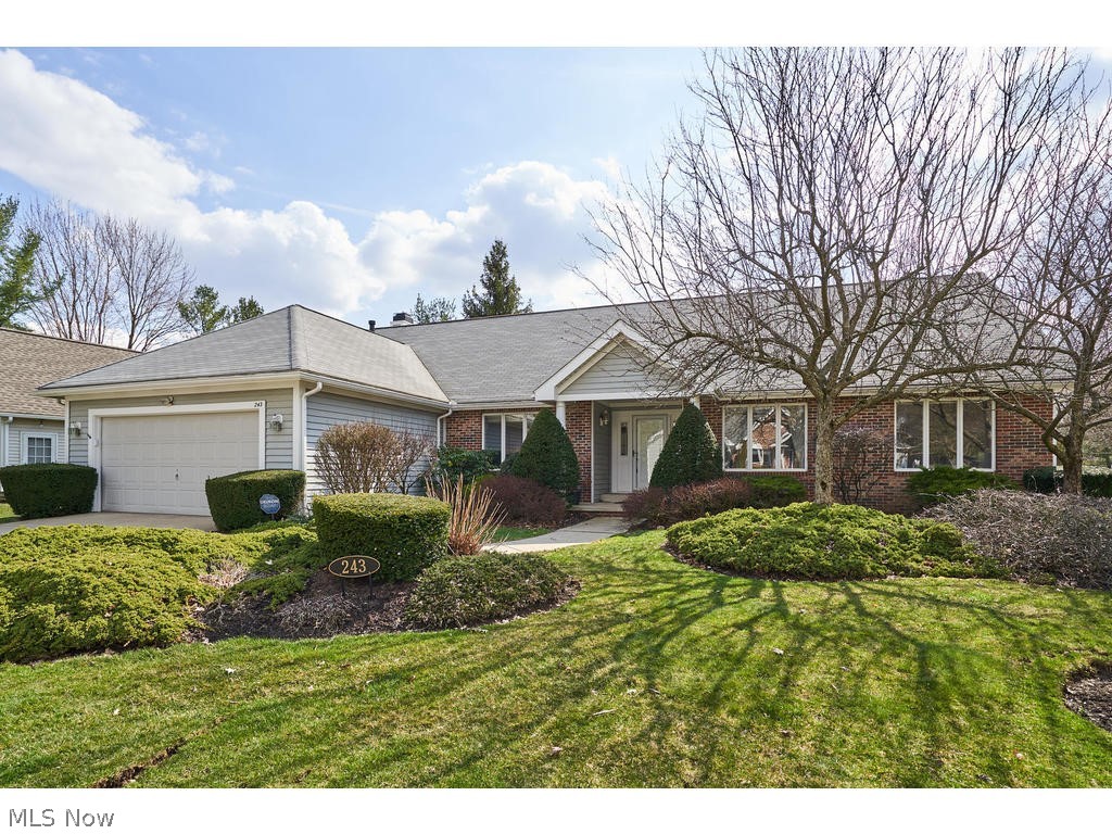 Village Crystal Lakes Condo - Residential