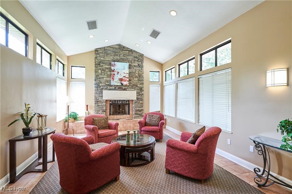 Enclave/Rosemont Rdg Condo Own - Residential